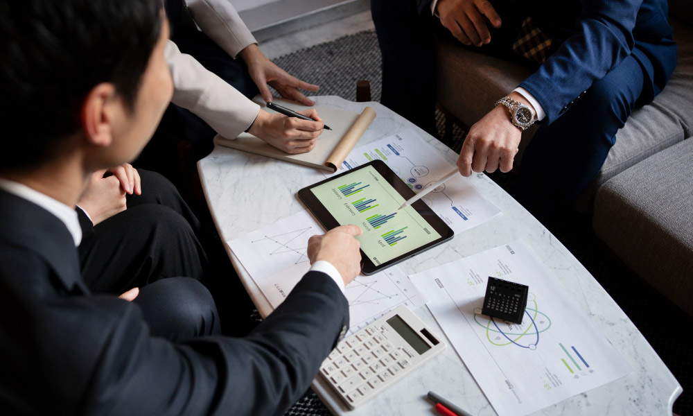 Online Brokerage Company: Services, Benefits & Investor Guidance