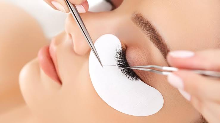 Why Eyelash Extensions Continue to Be One of Australia's Most Popular Beauty Treatments