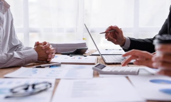 How Accounts Receivable Analysis Helps Businesses Improve Financial Performance